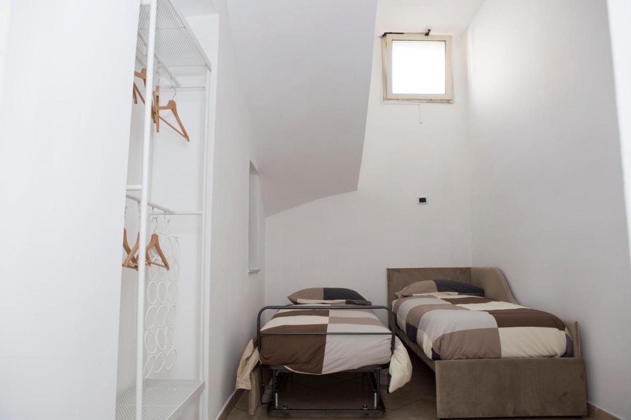 Airport House Apartment เนเปิลส์ ภายนอก รูปภาพ