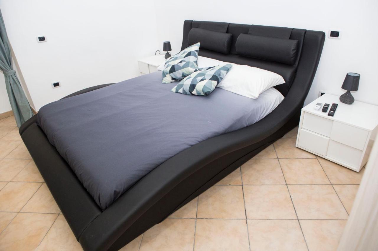 Airport House Apartment เนเปิลส์ ภายนอก รูปภาพ